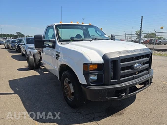 2010 Ford Super Duty F-350 Cab Chassis XLT Regular Cab DRW - miniatura 3