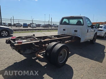 2010 Ford Super Duty F-350 Cab Chassis XLT Regular Cab DRW - miniatura 4