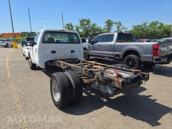 2010 Ford Super Duty F-350 Cab Chassis XLT Regular Cab DRW - miniatura 6