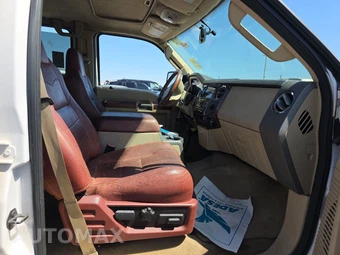 2010 Ford Super Duty F-350 Lariat Crew Cab Long Bed DRW - miniatura 8