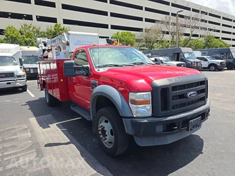 2010 Ford Super Duty F-450 Cab Chassis XL Regular Cab DRW - miniatura 3