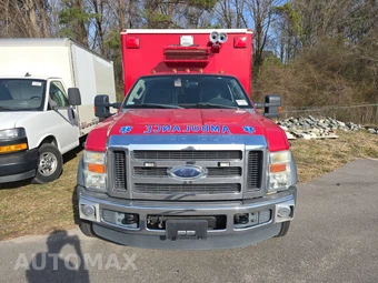 2010 Ford Super Duty F-450 Cab Chassis XLT Regular Cab DRW - miniatura 2