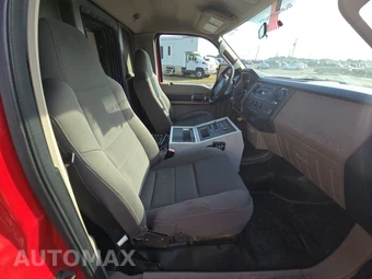 2010 Ford Super Duty F-450 Cab Chassis XLT Regular Cab DRW - miniatura 8