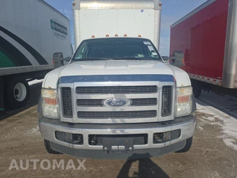2010 Ford Super Duty F-550 Cab Chassis XLT Regular Cab DRW - miniatura 2