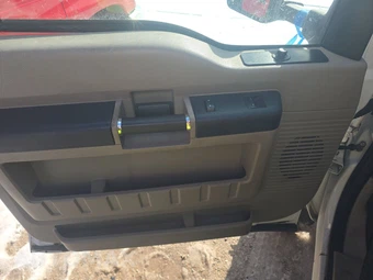 2010 Ford Super Duty F-550 Cab Chassis XLT Regular Cab DRW - miniatura 9