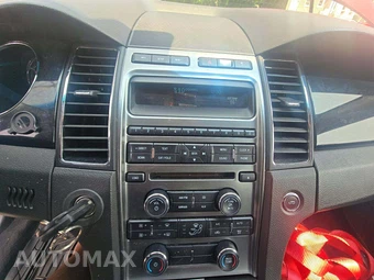 2010 Ford Taurus Limited - miniatura 10