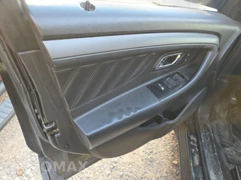 2010 Ford Taurus SEL – miniatura 9