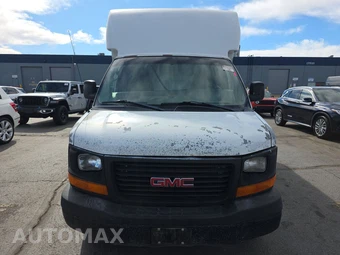 2010 GMC Savana 3500 Cutaway 1WT - miniatura 2