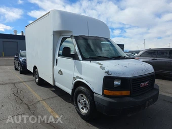 2010 GMC Savana 3500 Cutaway 1WT - miniatura 3