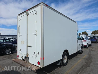 2010 GMC Savana 3500 Cutaway 1WT - miniatura 4