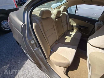 2010 Honda Accord Sedan LX - miniatura 16