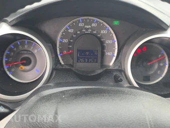 2010 Honda Fit Sport – miniatura 12