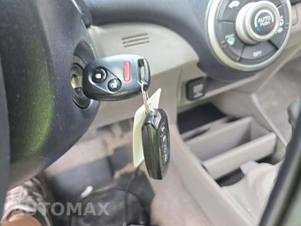 2010 Honda Insight EX - miniatura 8