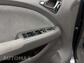 2010 Honda Odyssey LX 118.1" WB - miniatura 20