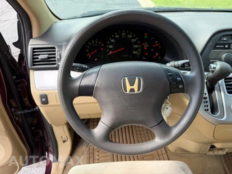2010 Honda Odyssey LX 118.1" WB - miniatura 11