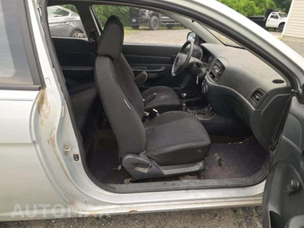 2010 Hyundai Accent Blue Hatchback – miniatura 15