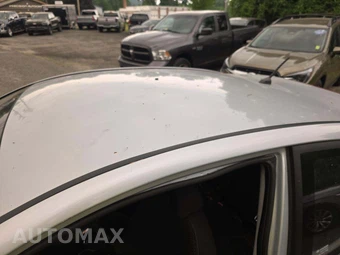 2010 Hyundai Accent Blue Hatchback – miniatura 28
