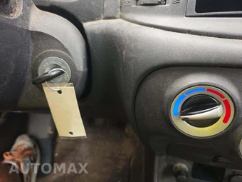 2010 Hyundai Accent Blue Hatchback – miniatura 5