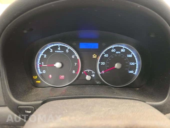 2010 Hyundai Accent Blue Hatchback – miniatura 6