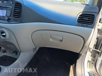 2010 Hyundai Accent GLS Sedan - miniatura 16