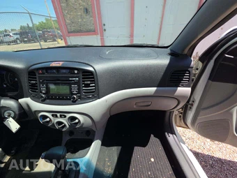2010 Hyundai Accent GLS Sedan – miniatura 16