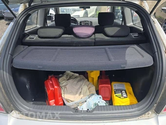 2010 Hyundai Accent GS Hatchback – miniatura 14