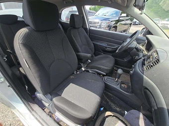 2010 Hyundai Accent GS Hatchback – miniatura 18