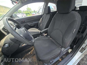 2010 Hyundai Accent GS Hatchback – miniatura 6