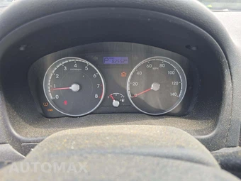 2010 Hyundai Accent GS Hatchback – miniatura 9