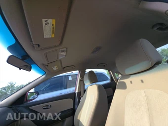 2010 Hyundai Elantra GLS Sedan - miniatura 17