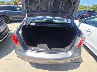 2010 Hyundai Elantra GLS Sedan - miniatura 14