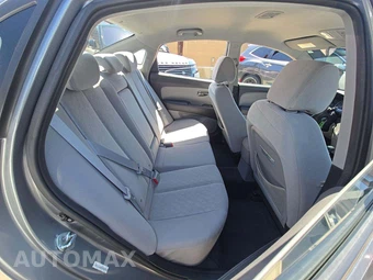 2010 Hyundai Elantra GLS Sedan - miniatura 16