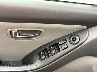 2010 Hyundai Elantra GLS Sedan - miniatura 11