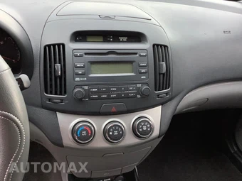 2010 Hyundai Elantra GLS Sedan - miniatura 14