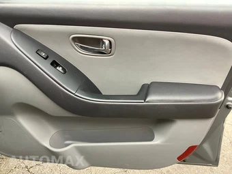 2010 Hyundai Elantra GLS Sedan - miniatura 23