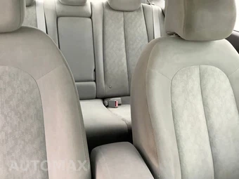 2010 Hyundai Elantra GLS Sedan - miniatura 28