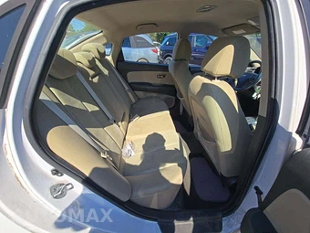 2010 Hyundai Elantra GLS Sedan - miniatura 13