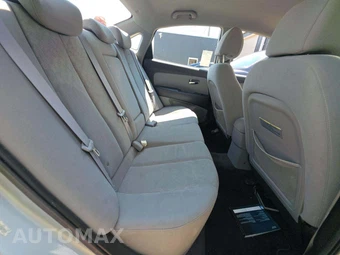 2010 Hyundai Elantra GLS Sedan - miniatura 16