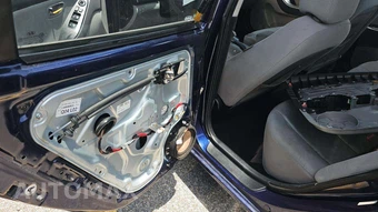 2010 Hyundai Elantra SE Sedan – miniatura 27