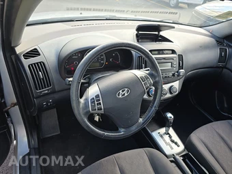 2010 Hyundai Elantra SE Sedan - miniatura 11