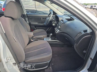2010 Hyundai Elantra SE Sedan - miniatura 8