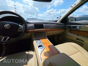 2010 Jaguar XF Luxury – miniatura 10