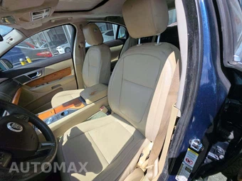2010 Jaguar XF Luxury – miniatura 6