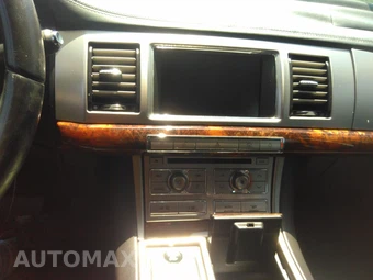2010 Jaguar XF Portfolio – miniatura 4