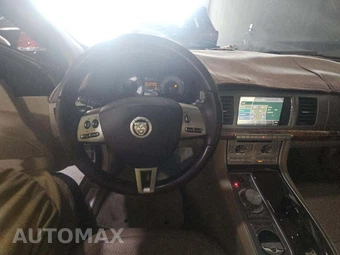 2010 Jaguar XF Premium - miniatura 10