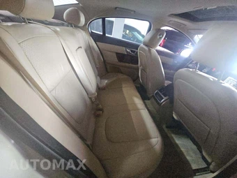 2010 Jaguar XF Premium - miniatura 16