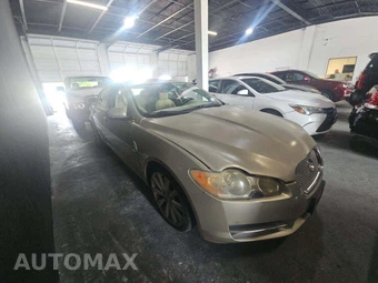 2010 Jaguar XF Premium - miniatura 2