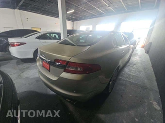 2010 Jaguar XF Premium - miniatura 3