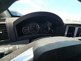 2010 Jeep Grand Cherokee Laredo – miniatura 12