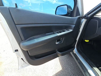 2010 Jeep Grand Cherokee Laredo – miniatura 9